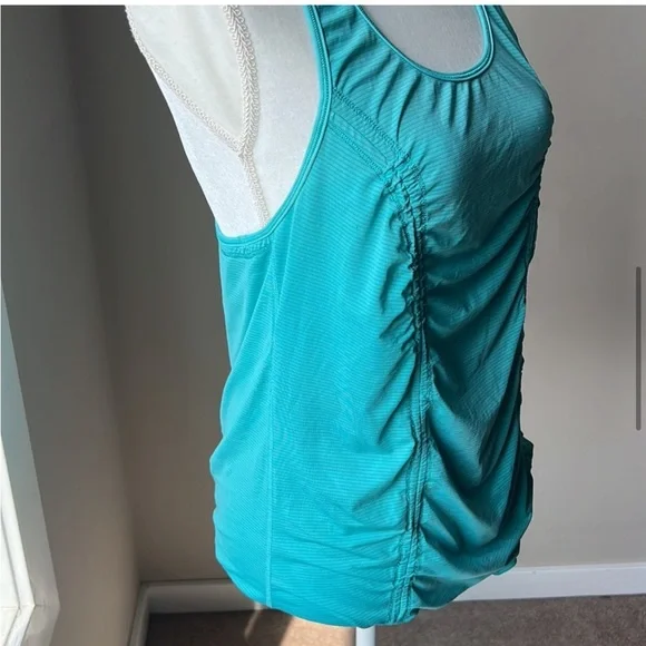 Lululemon I just wanna run tank- Blue Lagoon- size 12 - Picture 6 of 9